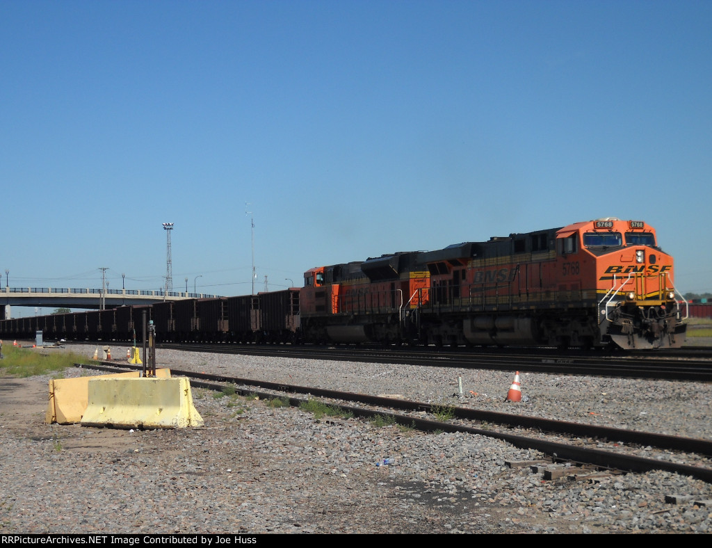 BNSF 5768 South